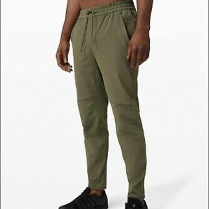 Lululemon Men’s License to Train pant 30”